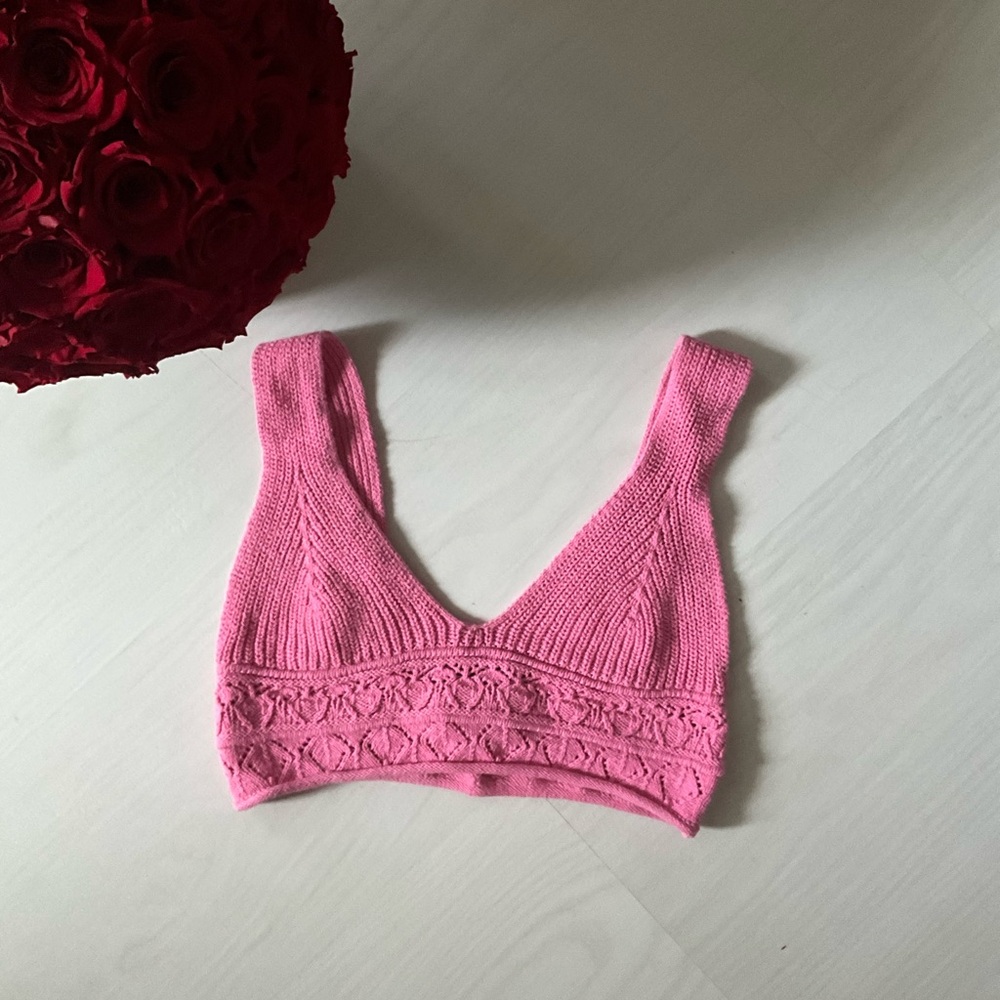 Knit pink top. Size S